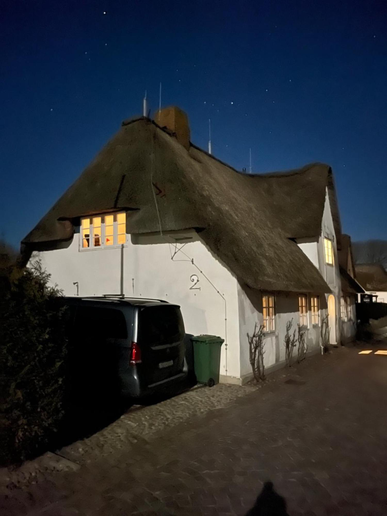 Kapitaenshaus Von 1712 - Neu Saniert Apartment Nieblum Exterior foto