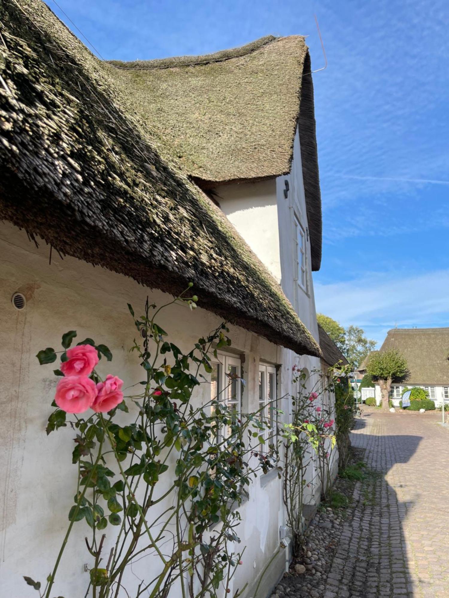 Kapitaenshaus Von 1712 - Neu Saniert Apartment Nieblum Exterior foto